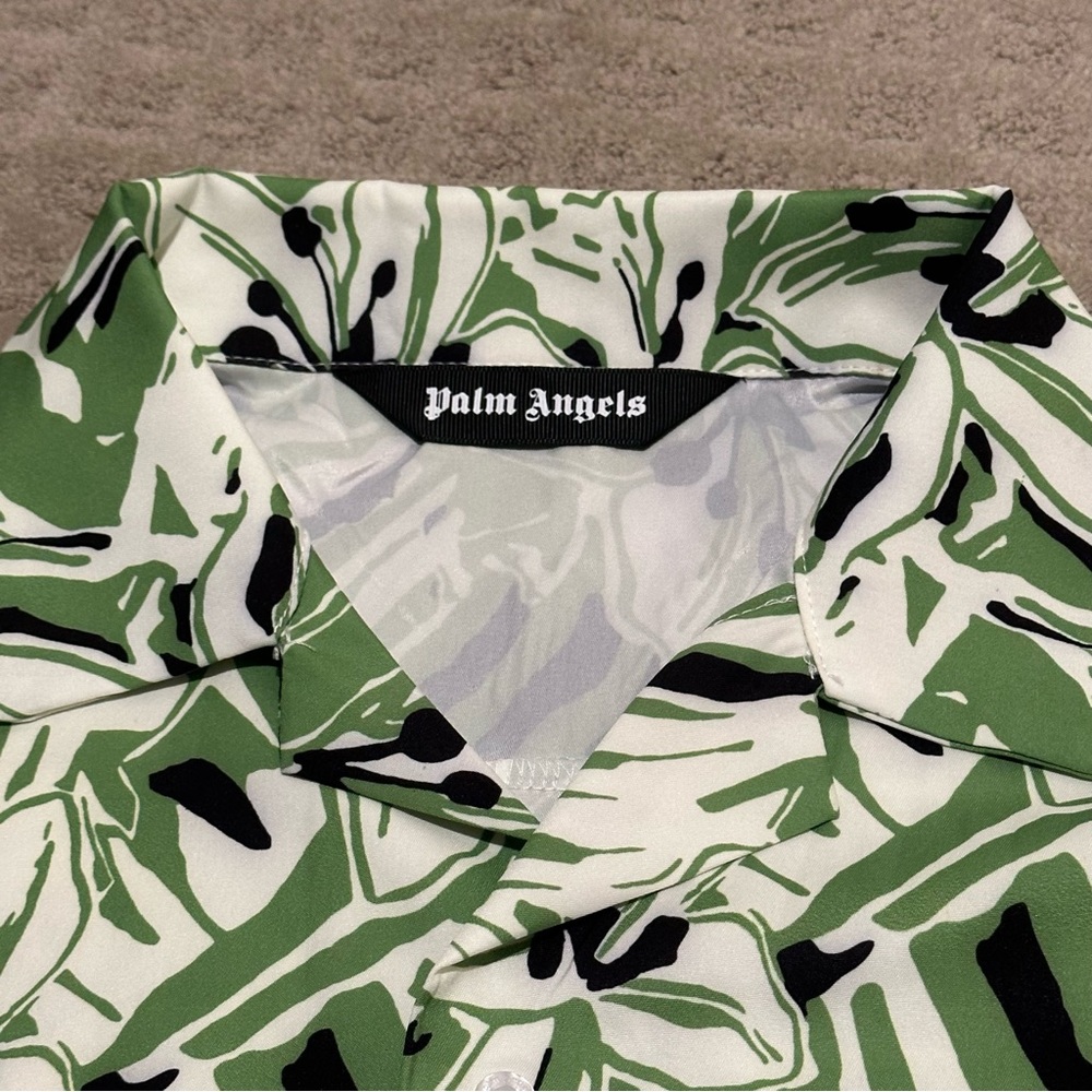 Palm Angels Macro Hibiscus Floral Print Short-Sleeved Shirt